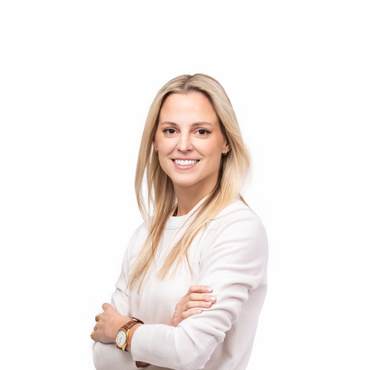 A confident professional exudes warmth and approachability, ready to advocate for clients.